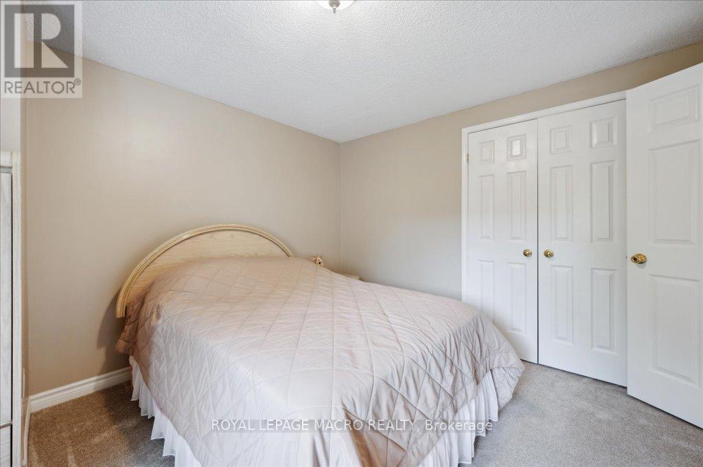 












211 RUSHDALE DRIVE

,
Hamilton,




Ontario
L8W2Z5

