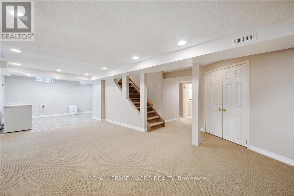 












211 RUSHDALE DRIVE

,
Hamilton,




Ontario
L8W2Z5

