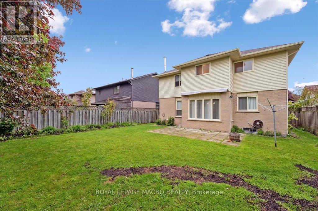 












211 RUSHDALE DRIVE

,
Hamilton,




Ontario
L8W2Z5

