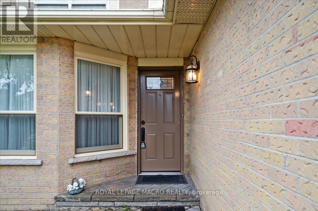 












211 RUSHDALE DRIVE

,
Hamilton,




Ontario
L8W2Z5


