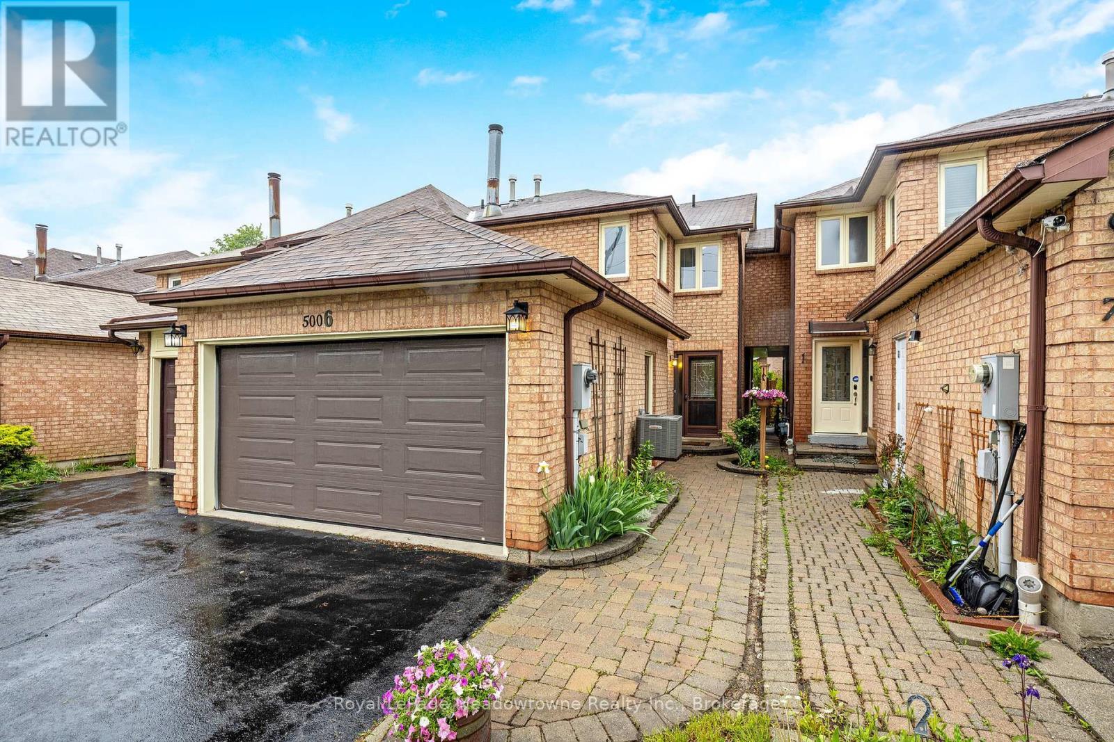 












6 - 500 SILVERTHORNE CRESCENT

,
Mississauga (Hurontario),




Ontario
L5R1W3

