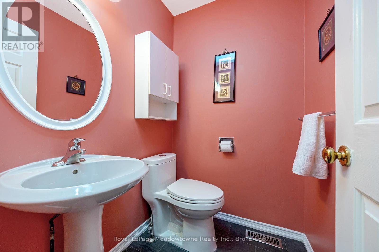 












6 - 500 SILVERTHORNE CRESCENT

,
Mississauga (Hurontario),




Ontario
L5R1W3

