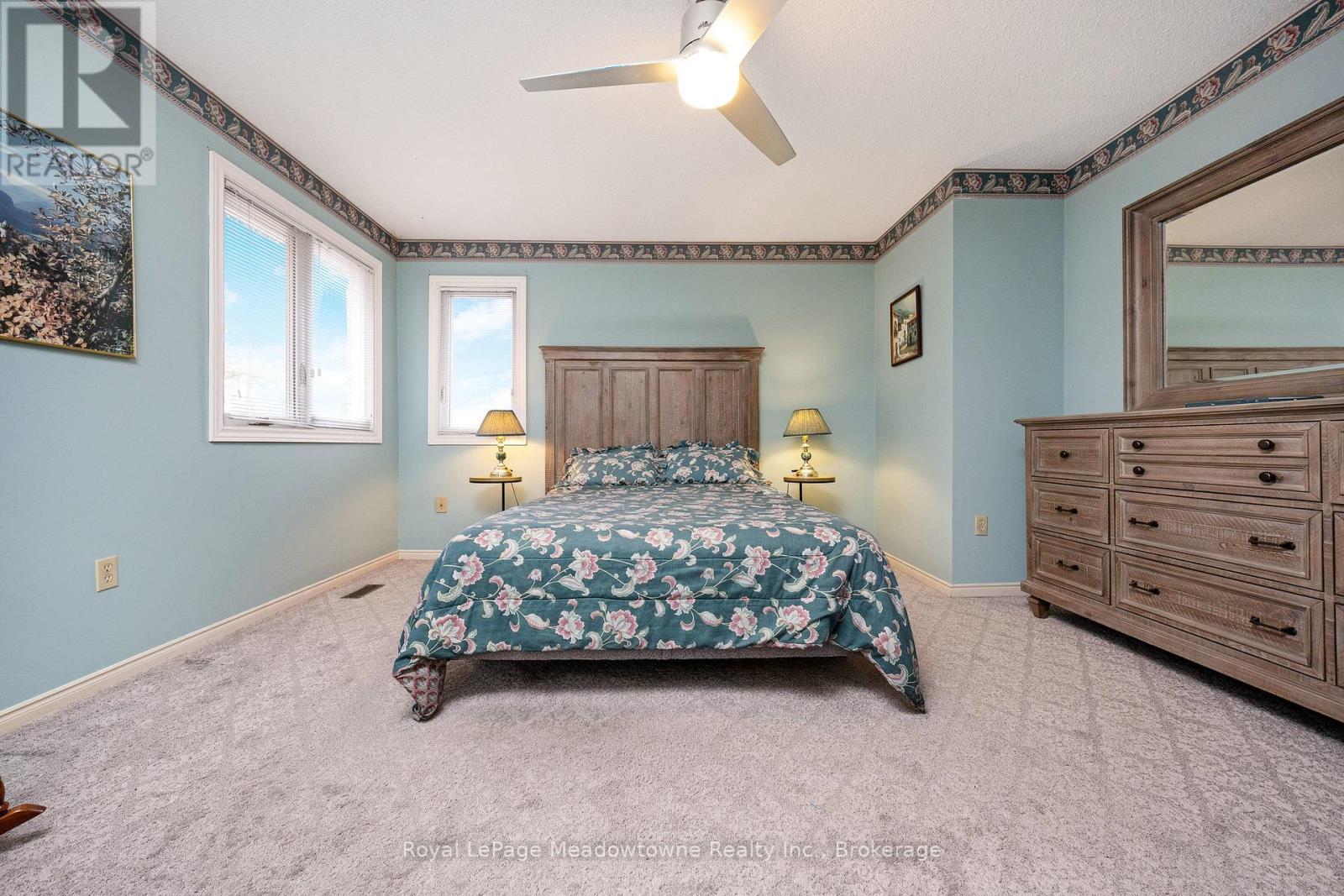 












6 - 500 SILVERTHORNE CRESCENT

,
Mississauga (Hurontario),




Ontario
L5R1W3

