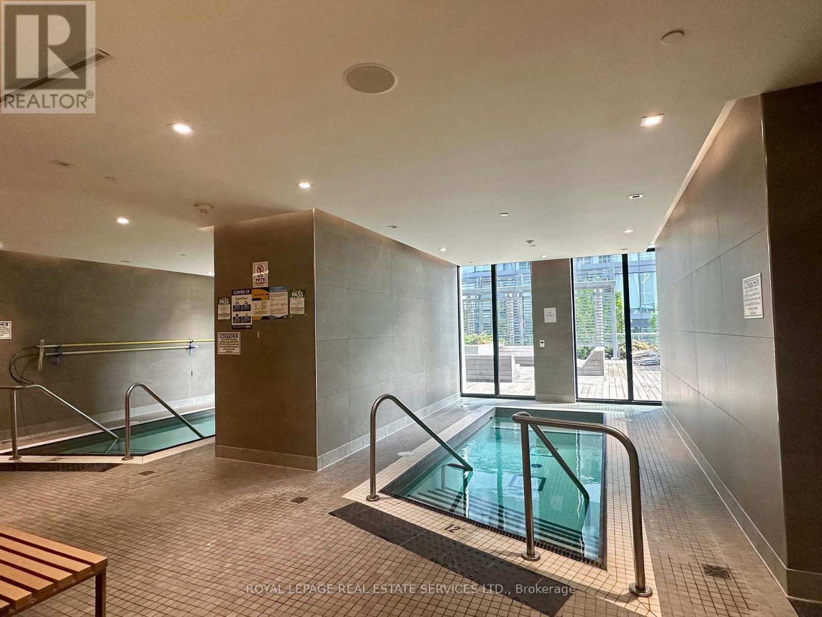 












3903 - 1 YORKVILLE AVENUE

,
Toronto,




Ontario
M4W0B1

