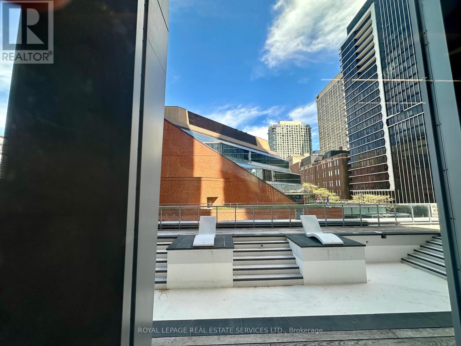 












3903 - 1 YORKVILLE AVENUE

,
Toronto,




Ontario
M4W0B1


