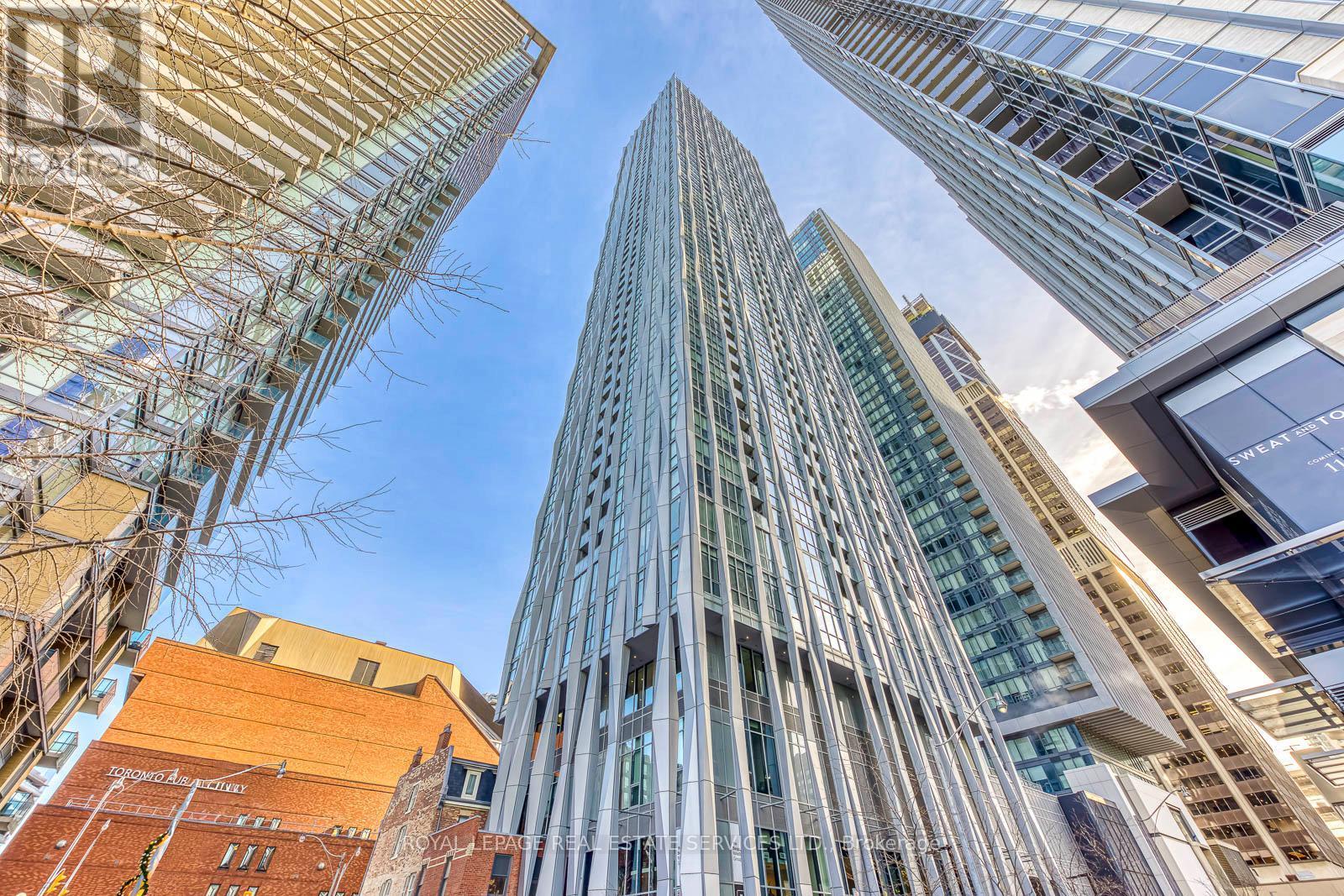 












3903 - 1 YORKVILLE AVENUE

,
Toronto,




Ontario
M4W0B1

