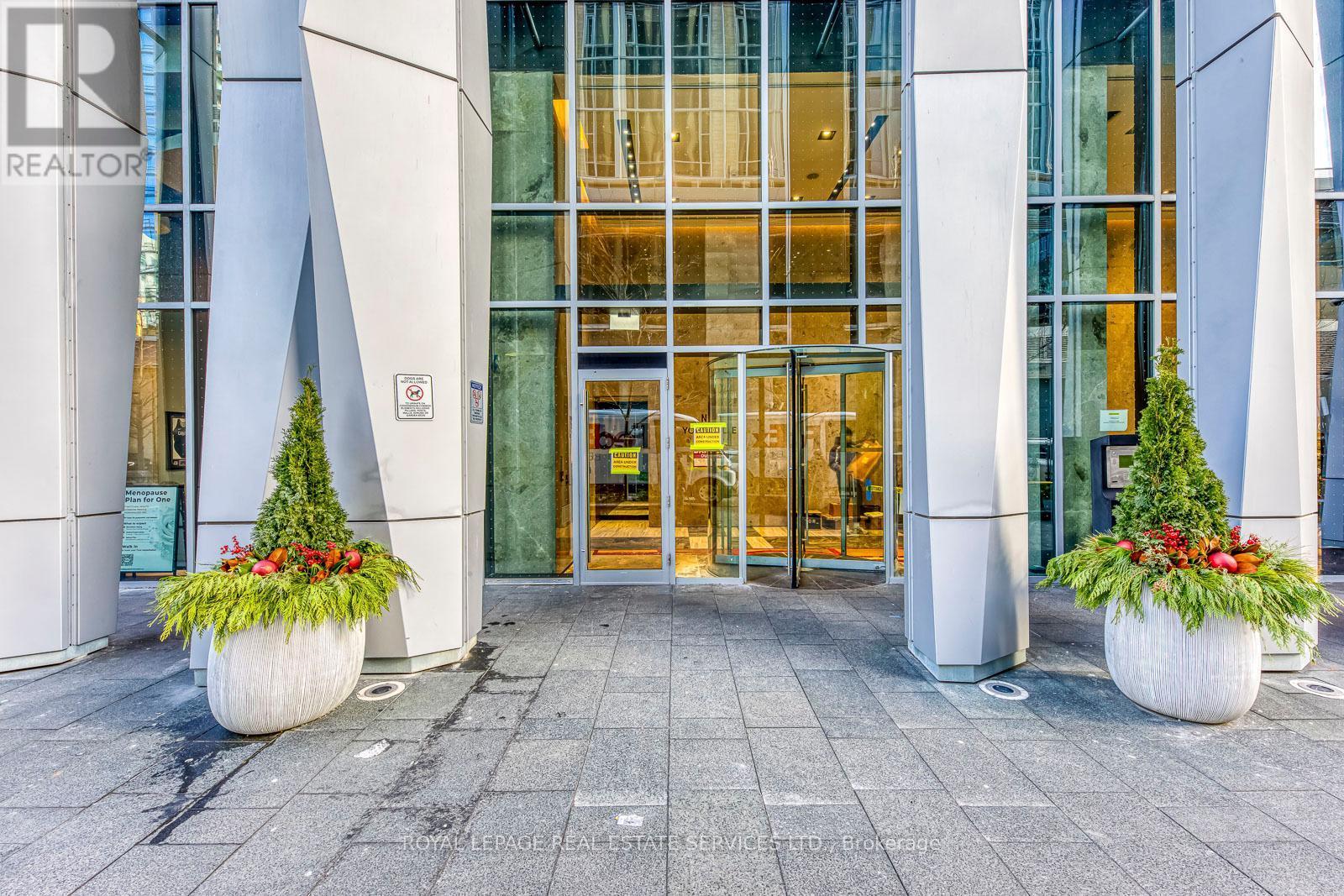 












3903 - 1 YORKVILLE AVENUE

,
Toronto,




Ontario
M4W0B1

