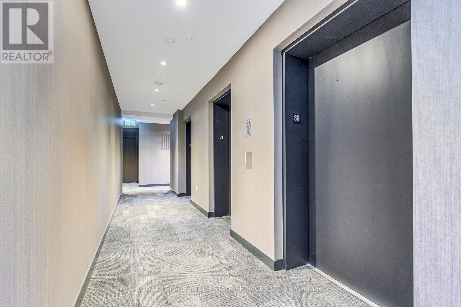 












3903 - 1 YORKVILLE AVENUE

,
Toronto,




Ontario
M4W0B1

