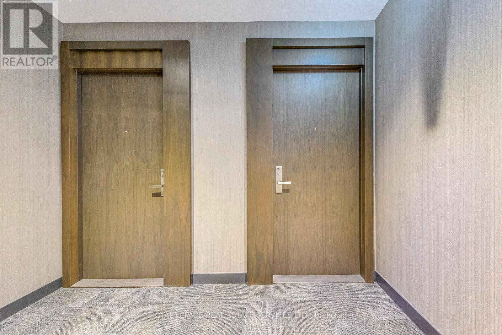 












3903 - 1 YORKVILLE AVENUE

,
Toronto,




Ontario
M4W0B1

