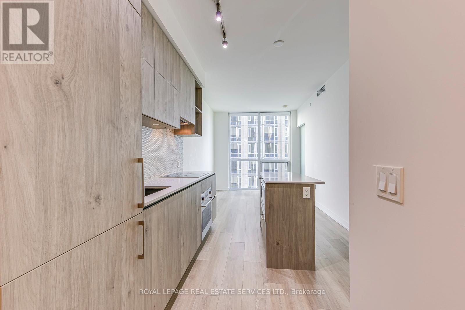 












3903 - 1 YORKVILLE AVENUE

,
Toronto,




Ontario
M4W0B1

