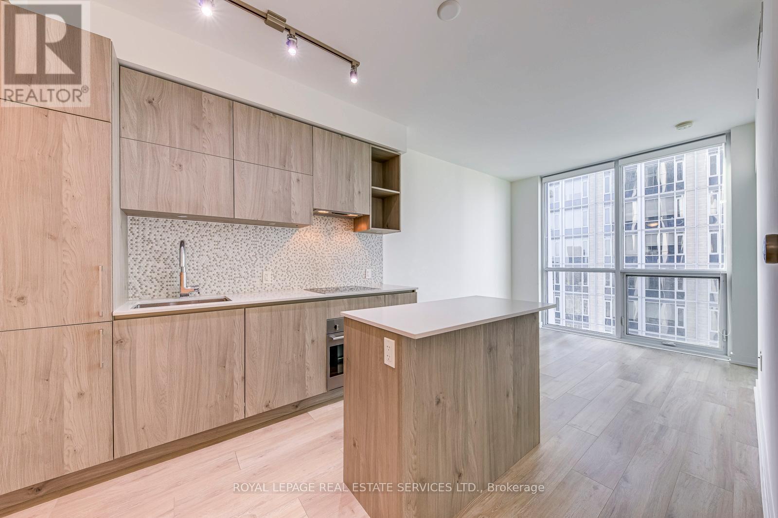 












3903 - 1 YORKVILLE AVENUE

,
Toronto,




Ontario
M4W0B1

