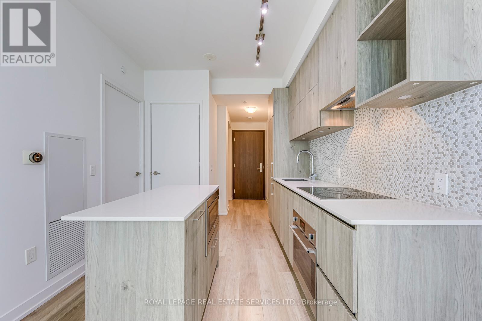 












3903 - 1 YORKVILLE AVENUE

,
Toronto,




Ontario
M4W0B1

