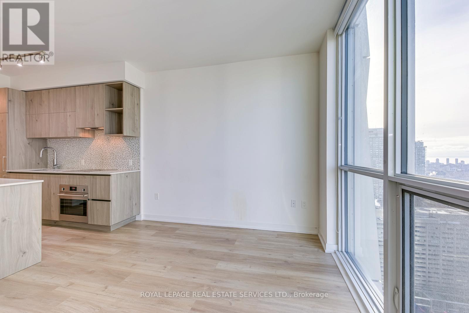 












3903 - 1 YORKVILLE AVENUE

,
Toronto,




Ontario
M4W0B1

