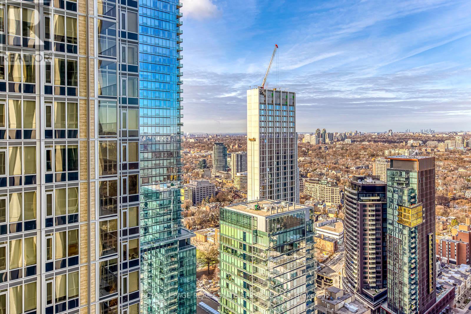 












3903 - 1 YORKVILLE AVENUE

,
Toronto,




Ontario
M4W0B1

