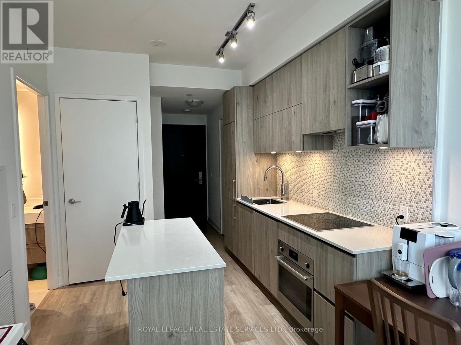 












3903 - 1 YORKVILLE AVENUE

,
Toronto,




Ontario
M4W0B1

