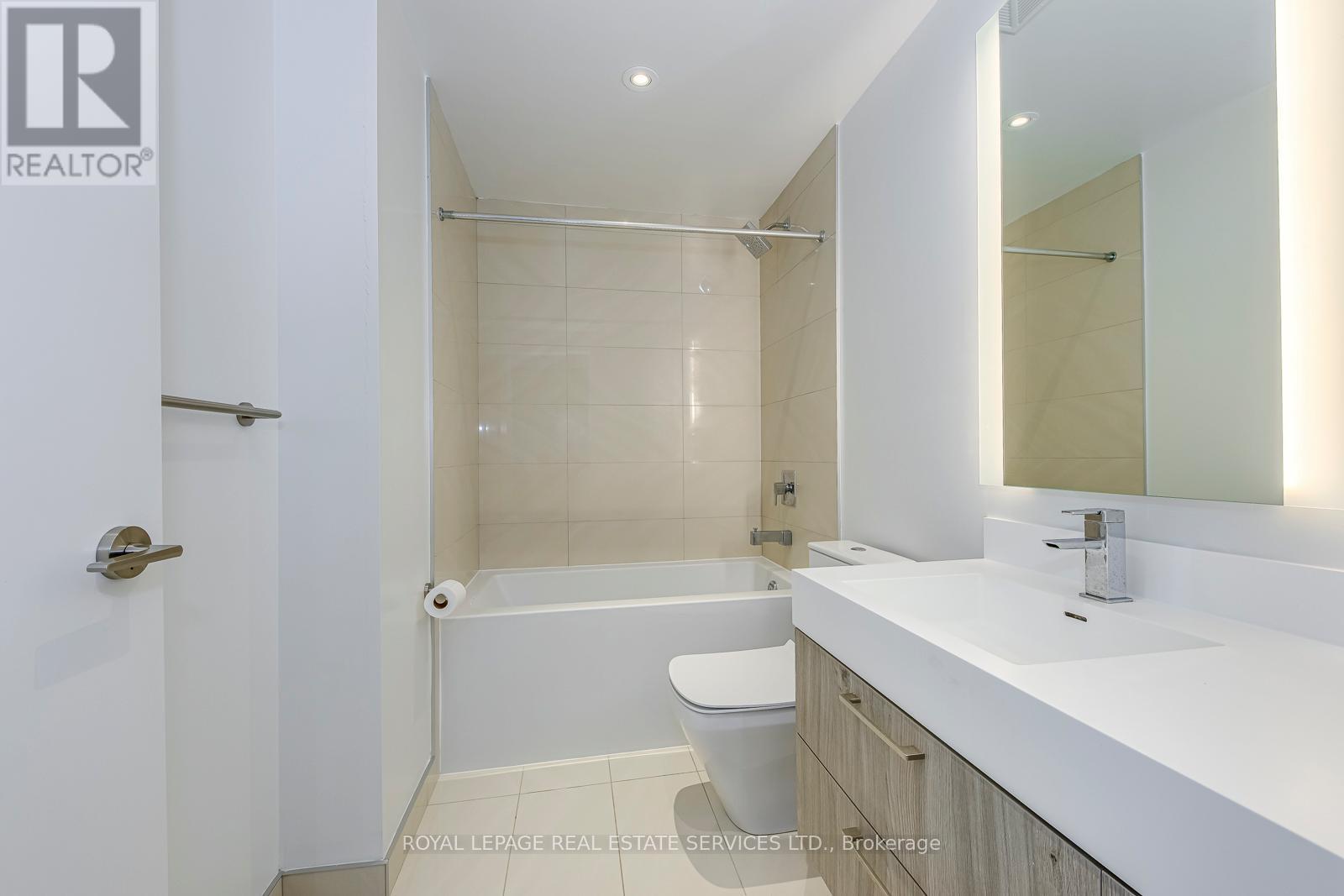 












3903 - 1 YORKVILLE AVENUE

,
Toronto,




Ontario
M4W0B1

