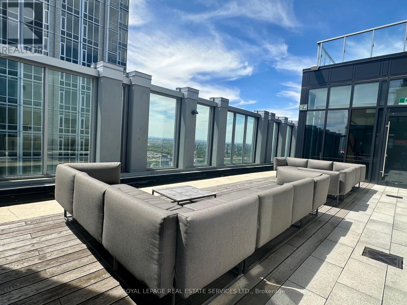 












3903 - 1 YORKVILLE AVENUE

,
Toronto,




Ontario
M4W0B1

