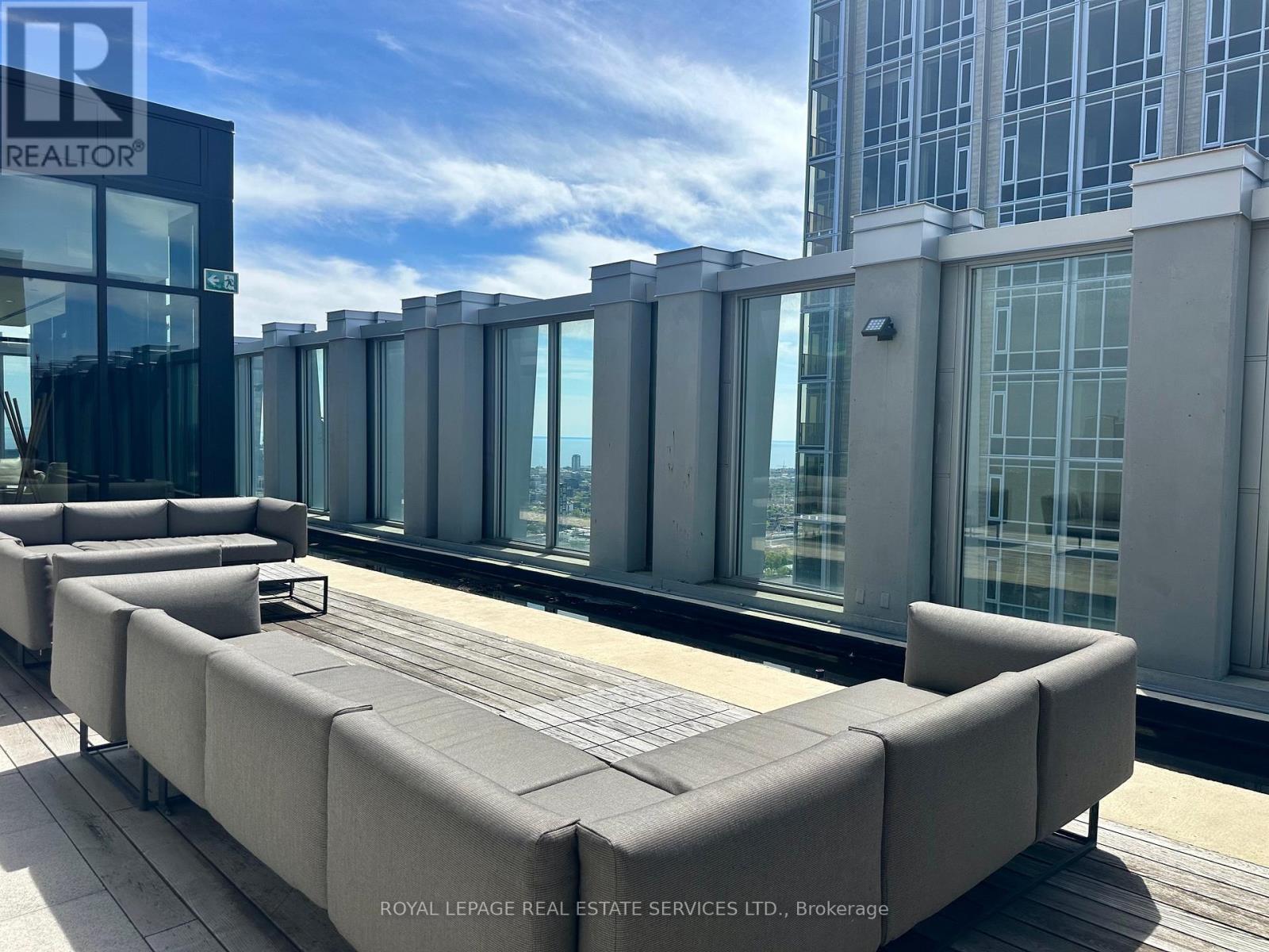 












3903 - 1 YORKVILLE AVENUE

,
Toronto,




Ontario
M4W0B1

