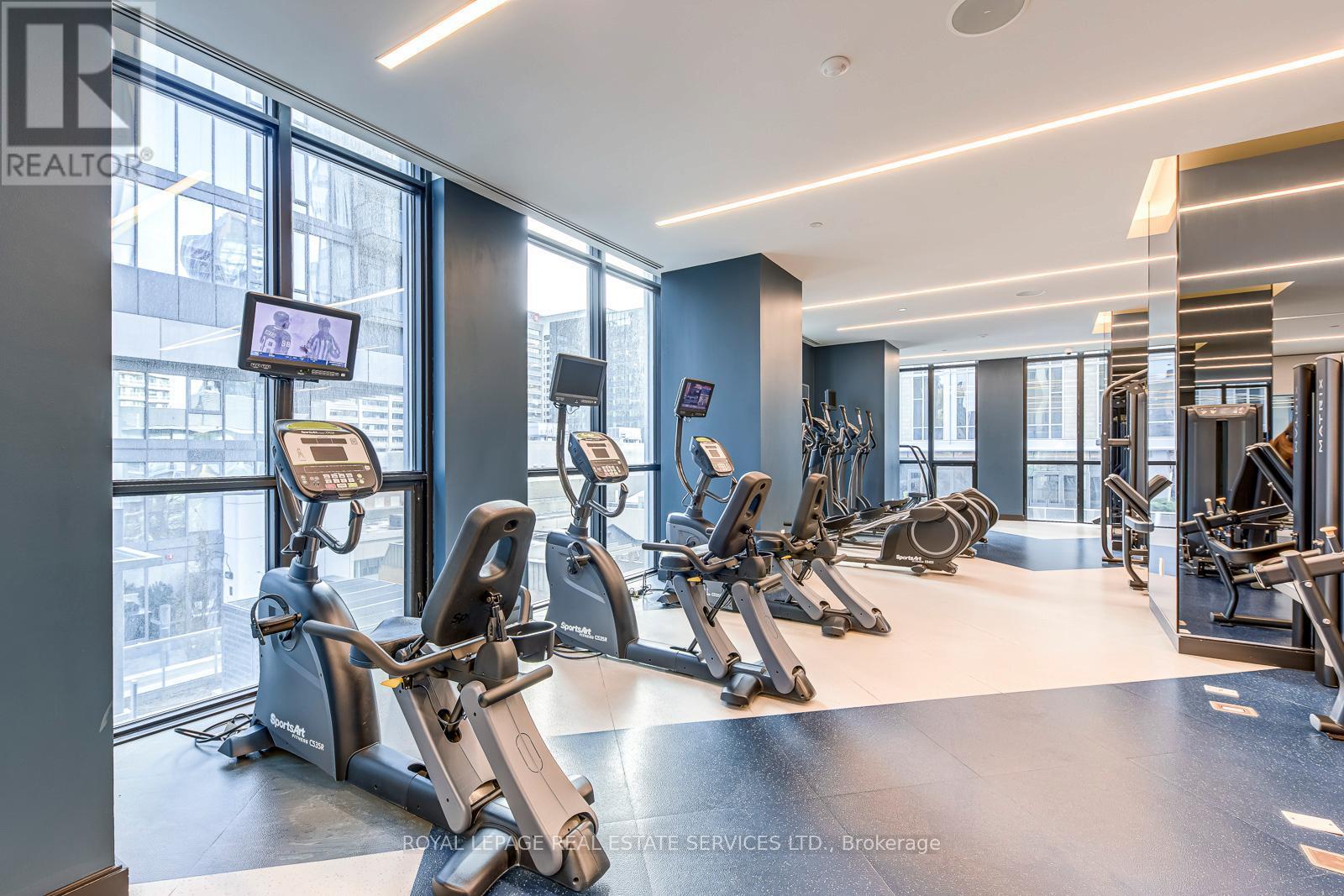 












3903 - 1 YORKVILLE AVENUE

,
Toronto,




Ontario
M4W0B1

