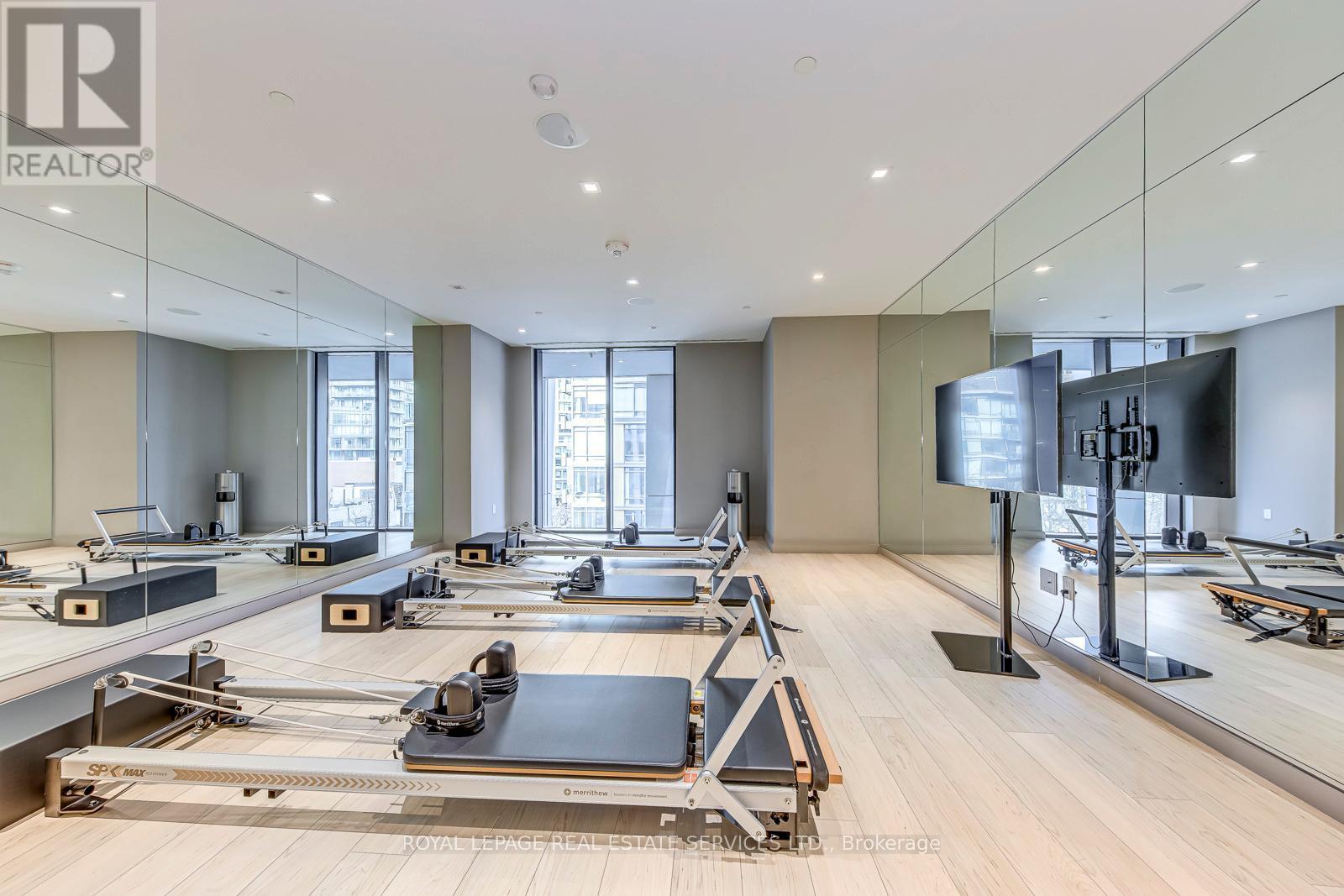 












3903 - 1 YORKVILLE AVENUE

,
Toronto,




Ontario
M4W0B1

