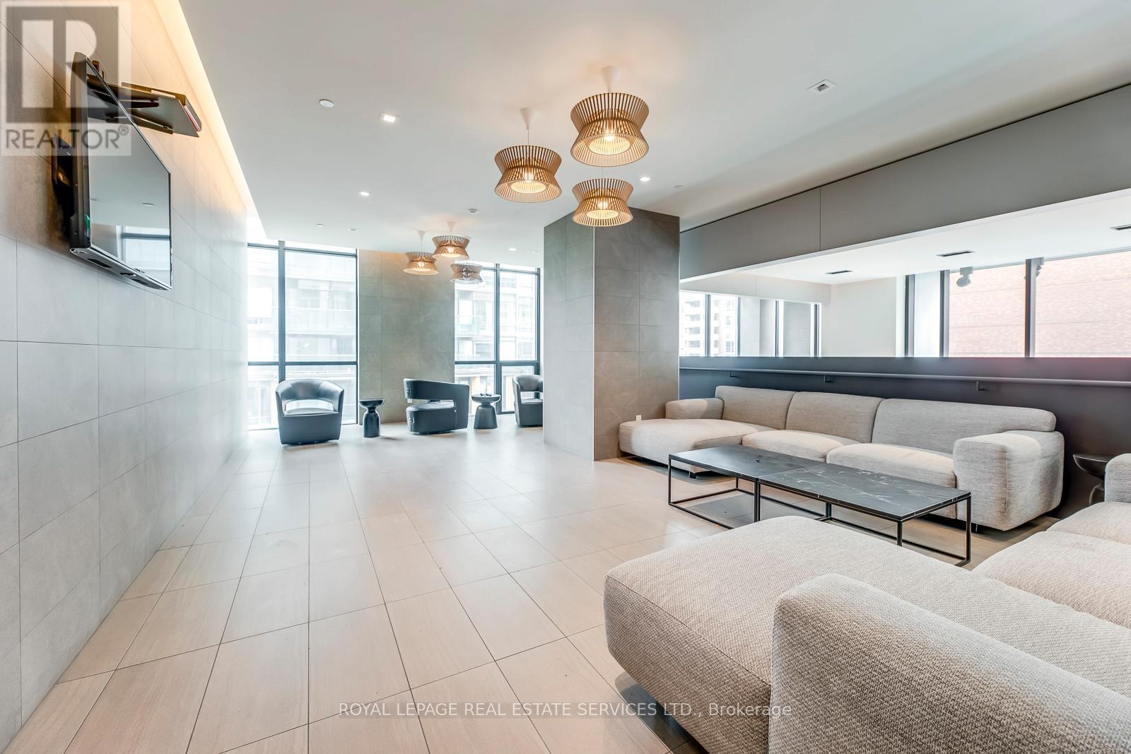 












3903 - 1 YORKVILLE AVENUE

,
Toronto,




Ontario
M4W0B1

