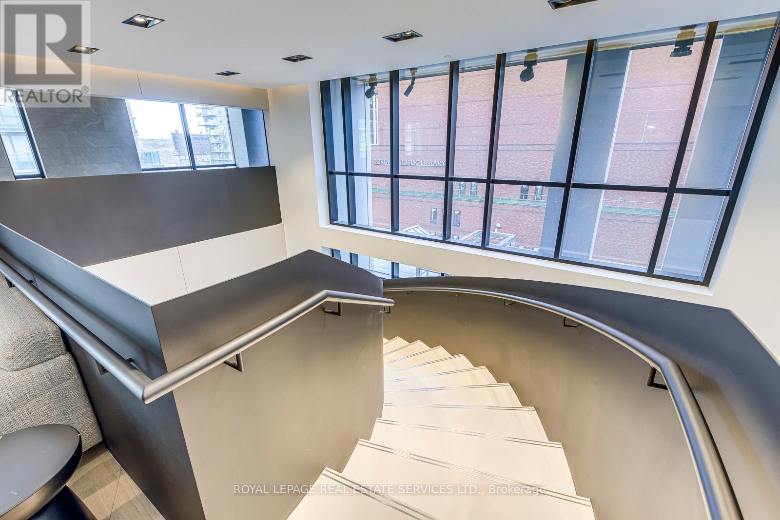 












3903 - 1 YORKVILLE AVENUE

,
Toronto,




Ontario
M4W0B1

