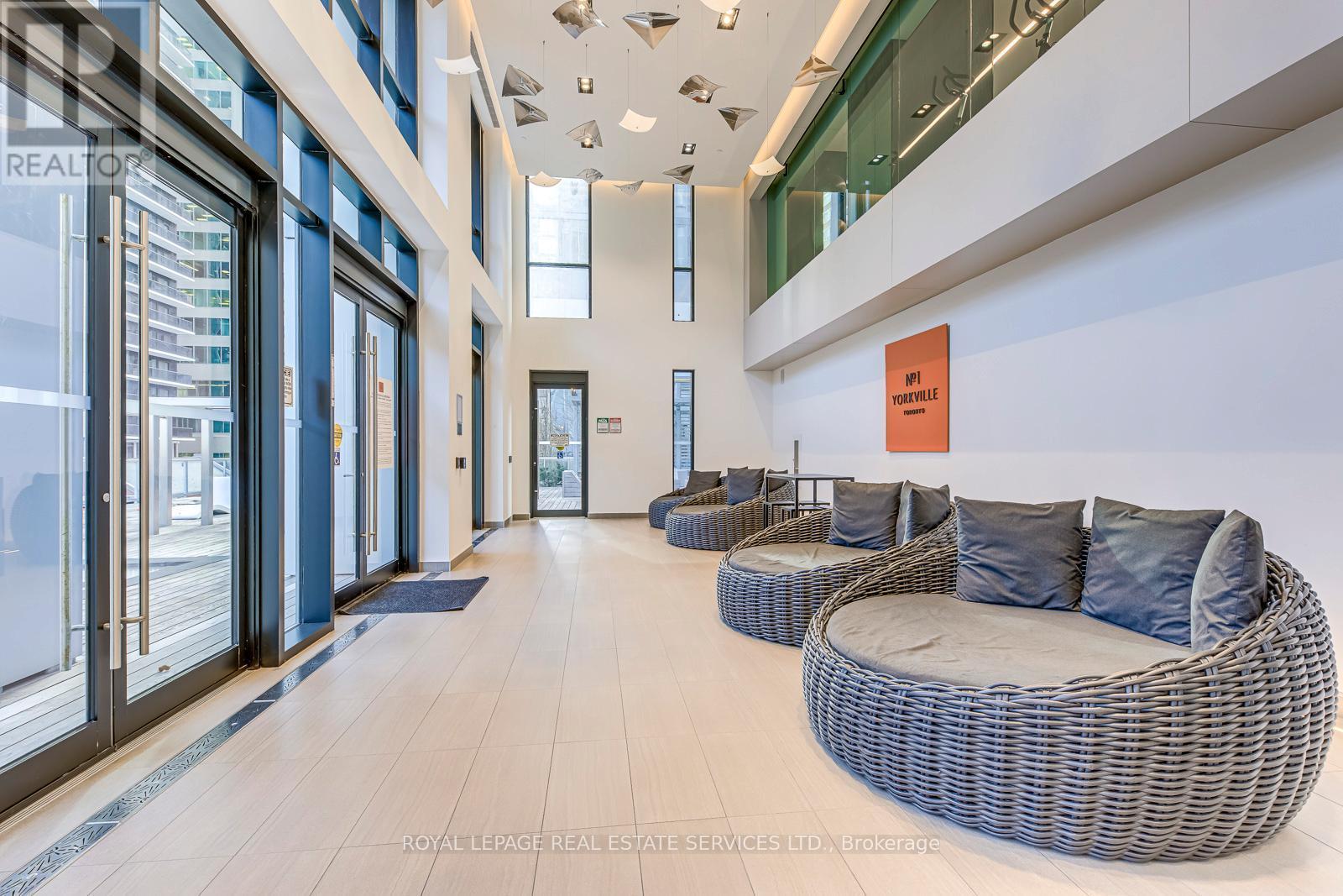 












3903 - 1 YORKVILLE AVENUE

,
Toronto,




Ontario
M4W0B1

