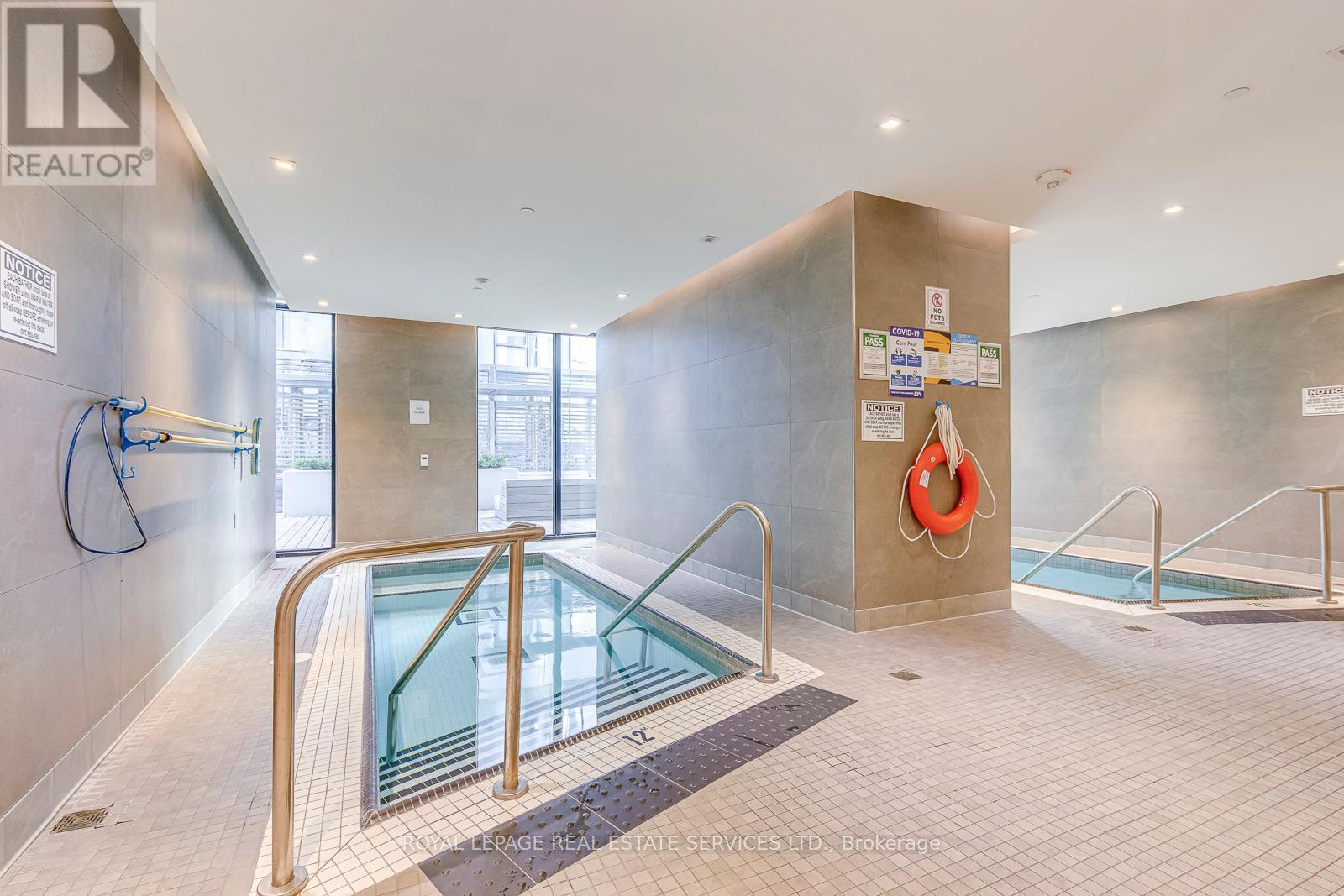 












3903 - 1 YORKVILLE AVENUE

,
Toronto,




Ontario
M4W0B1

