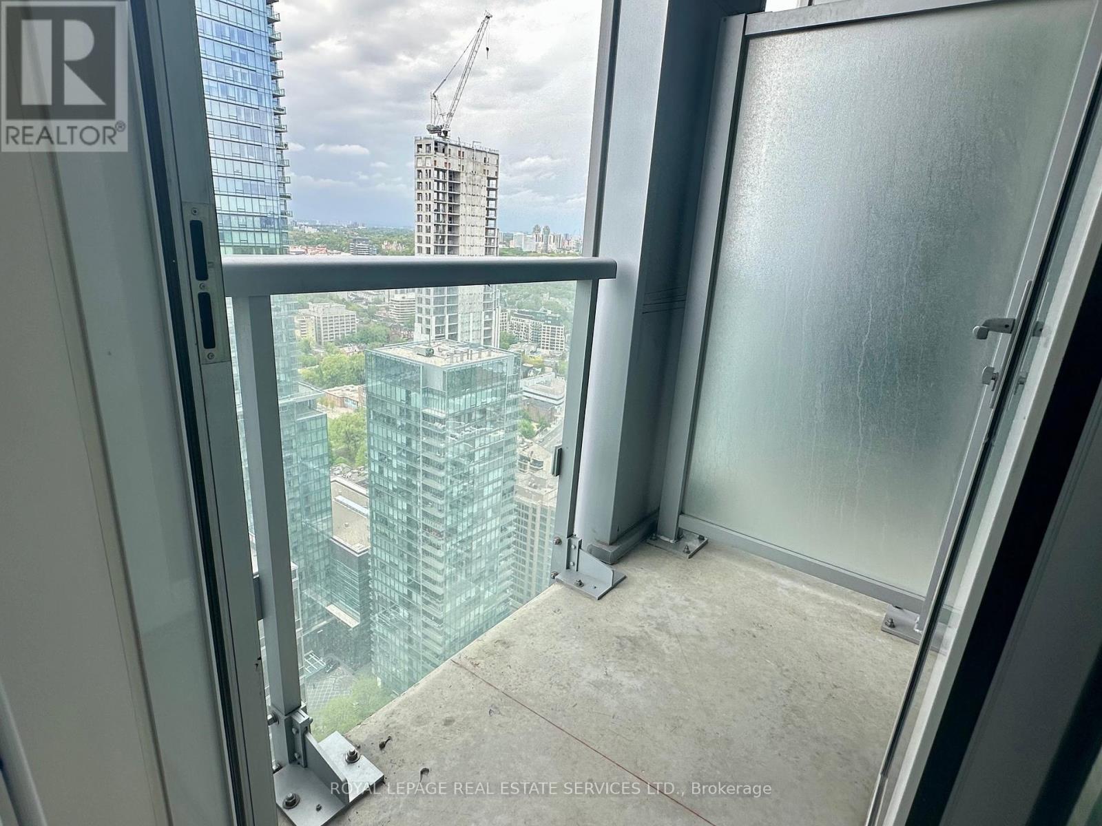 












3903 - 1 YORKVILLE AVENUE

,
Toronto,




Ontario
M4W0B1

