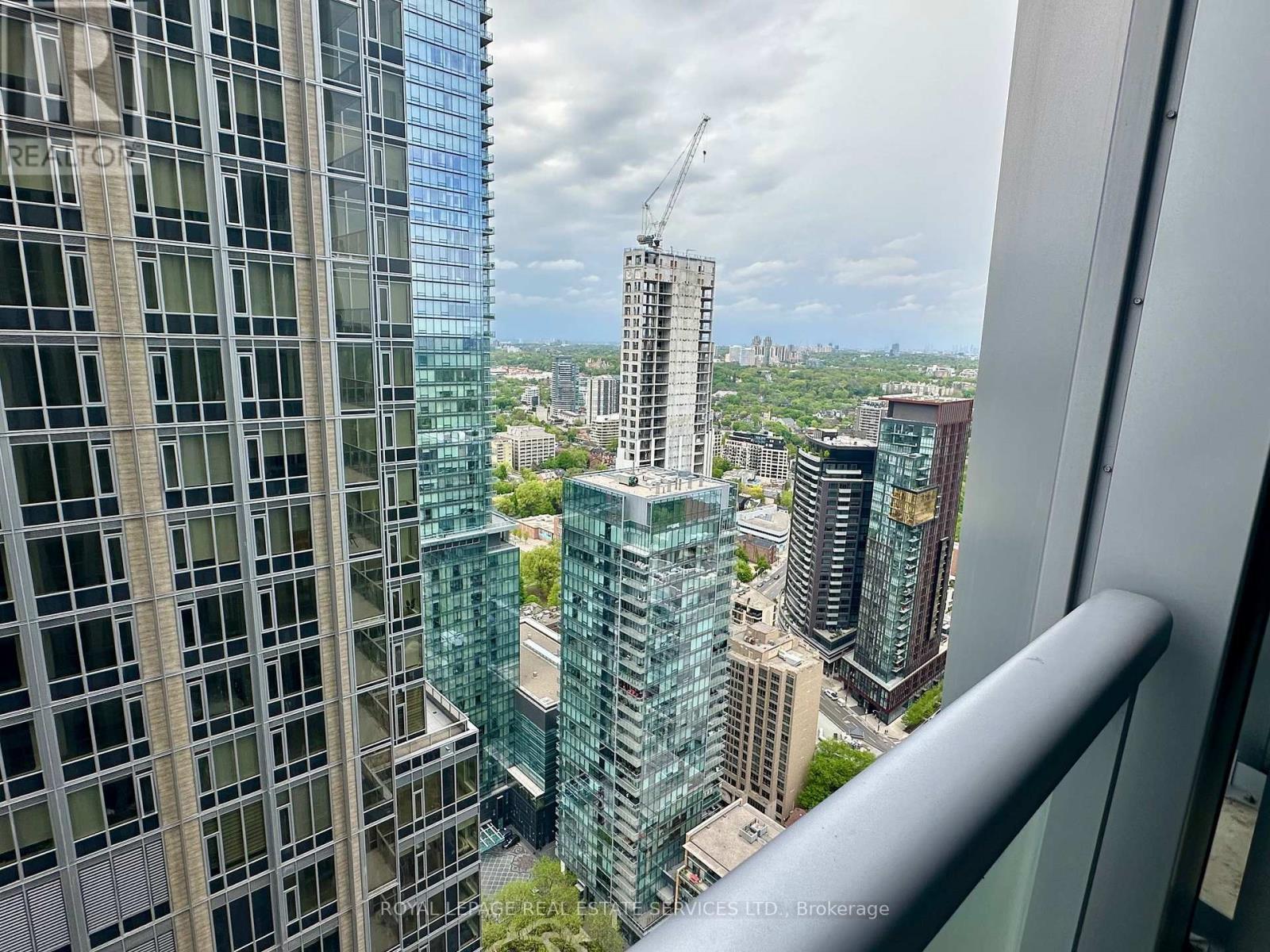 












3903 - 1 YORKVILLE AVENUE

,
Toronto,




Ontario
M4W0B1

