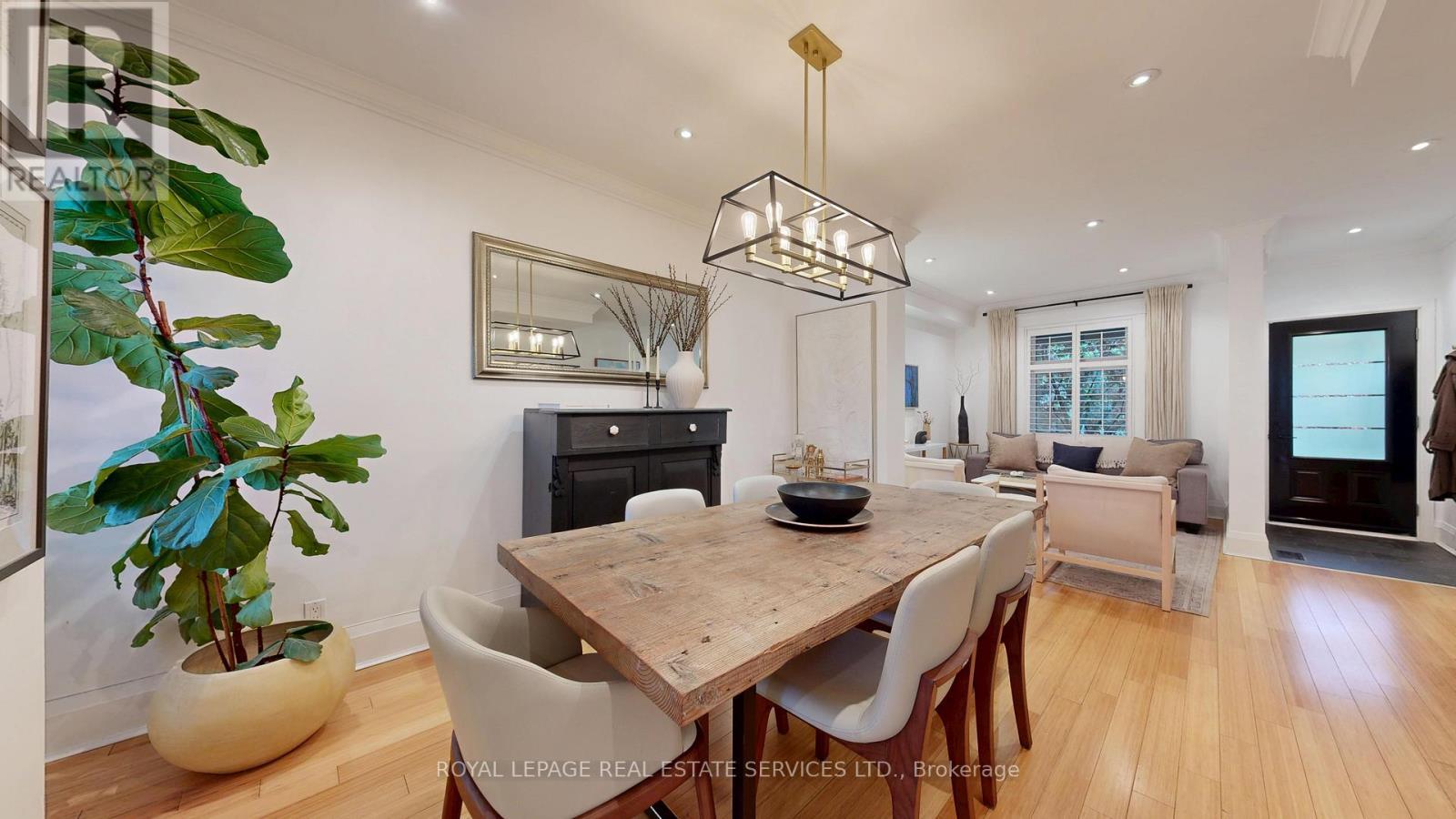 












149 LANGFORD AVENUE

,
Toronto,




Ontario
M4J3E5

