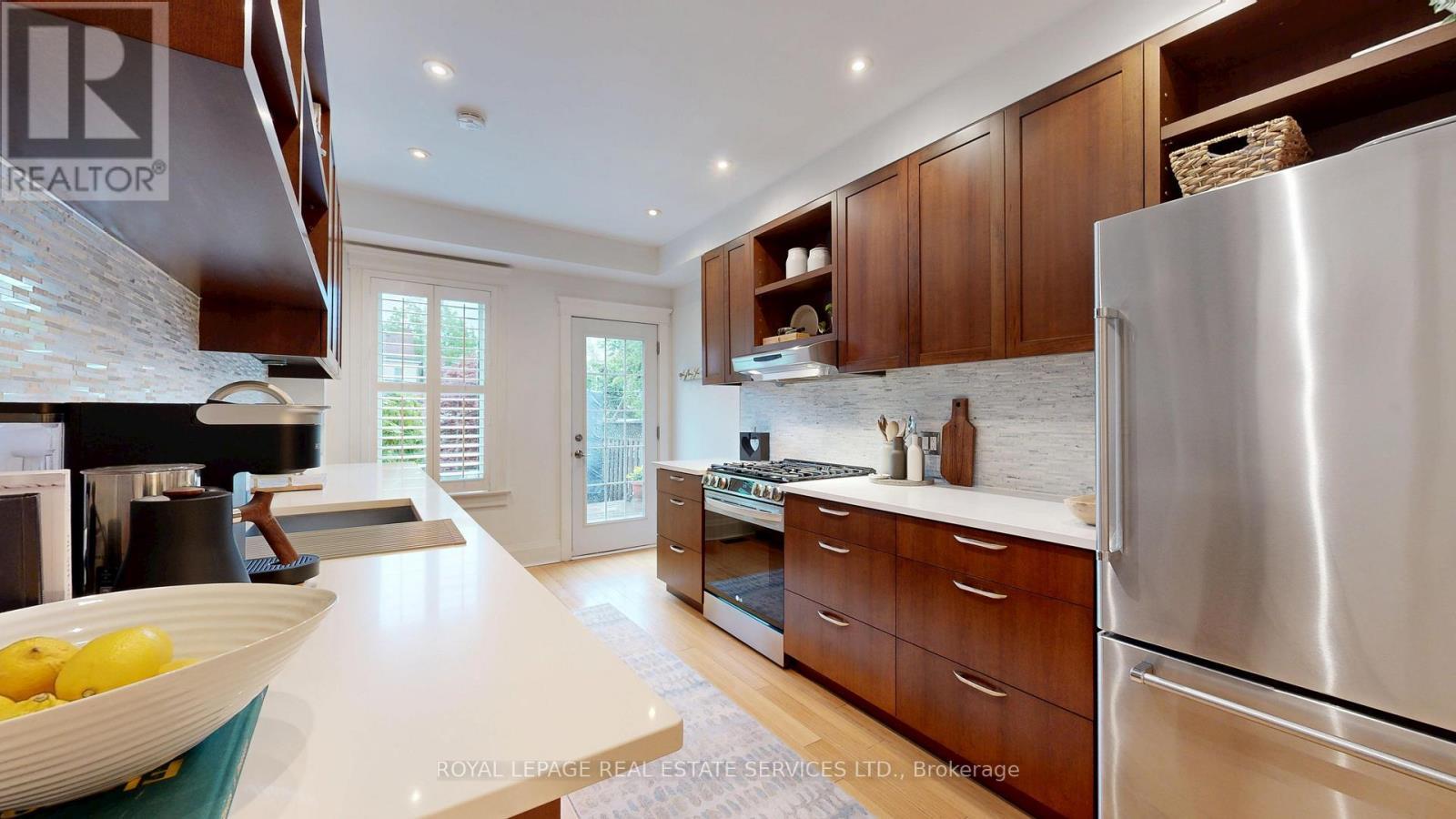 












149 LANGFORD AVENUE

,
Toronto,




Ontario
M4J3E5


