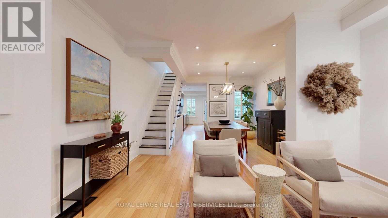 












149 LANGFORD AVENUE

,
Toronto,




Ontario
M4J3E5

