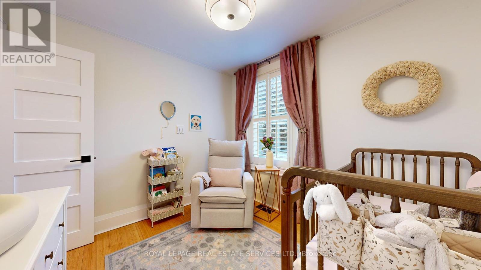 












149 LANGFORD AVENUE

,
Toronto,




Ontario
M4J3E5

