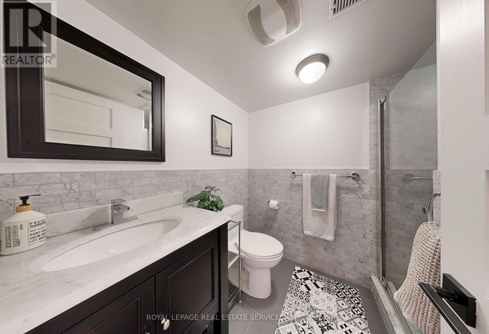 












149 LANGFORD AVENUE

,
Toronto,




Ontario
M4J3E5

