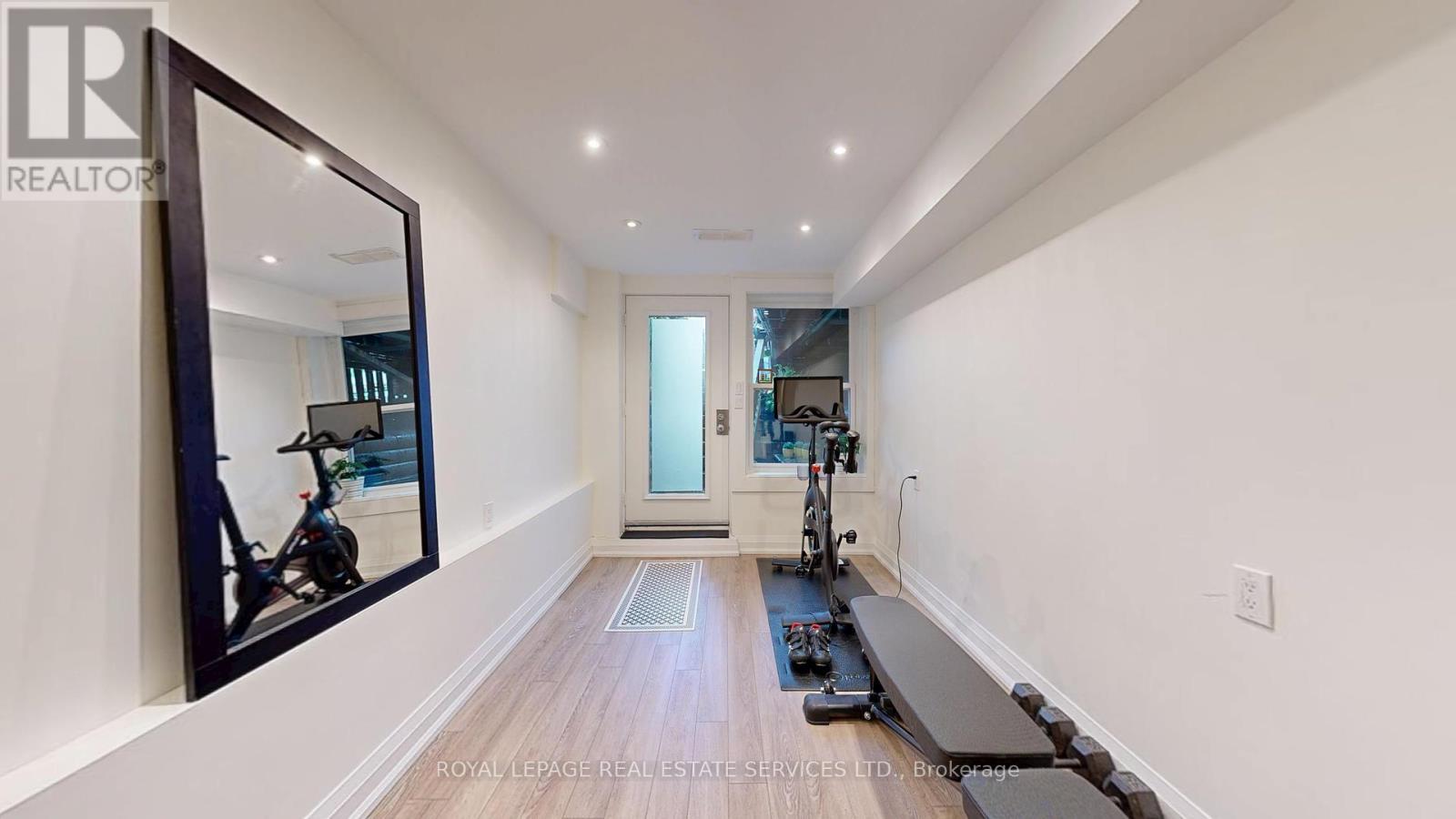 












149 LANGFORD AVENUE

,
Toronto,




Ontario
M4J3E5

