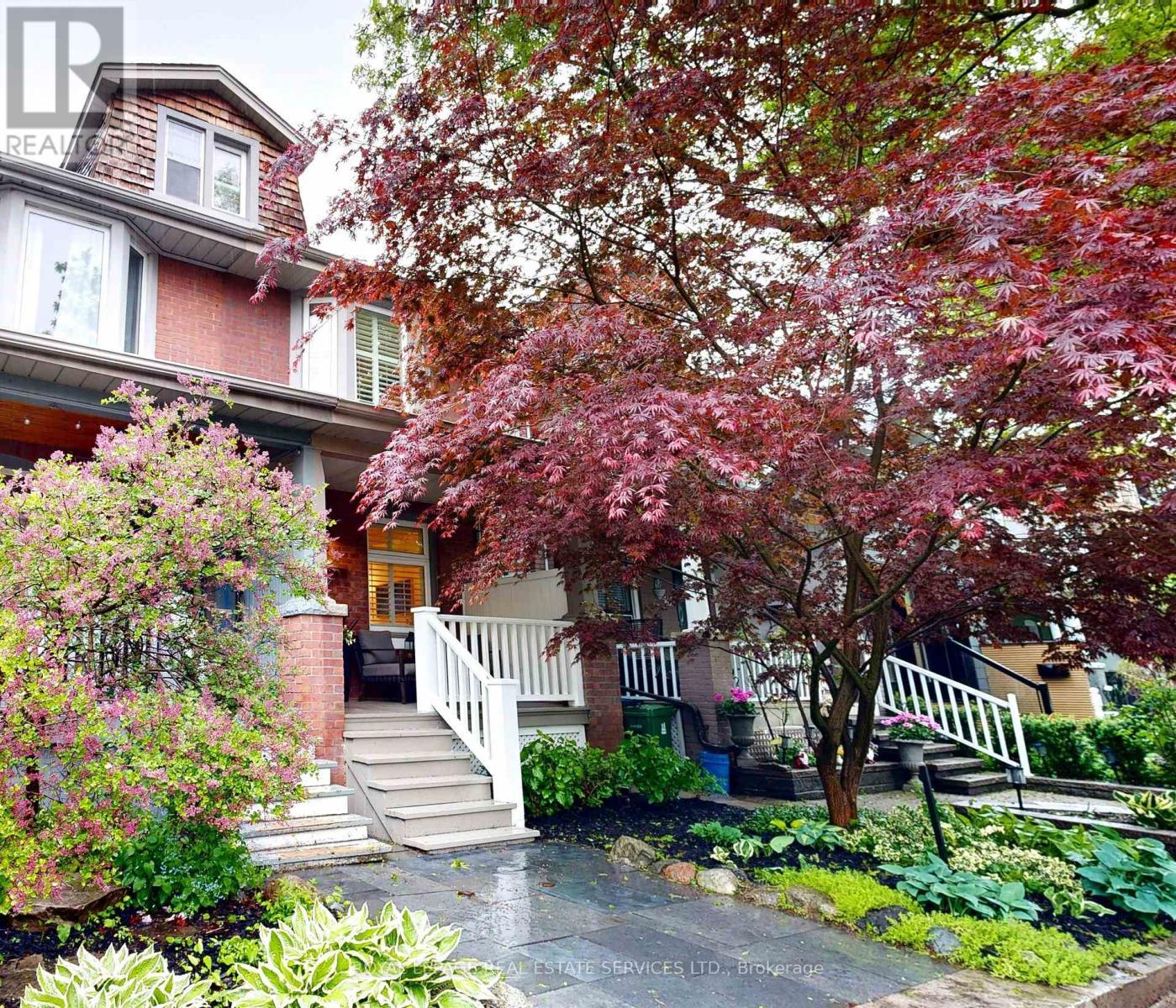 












149 LANGFORD AVENUE

,
Toronto,




Ontario
M4J3E5

