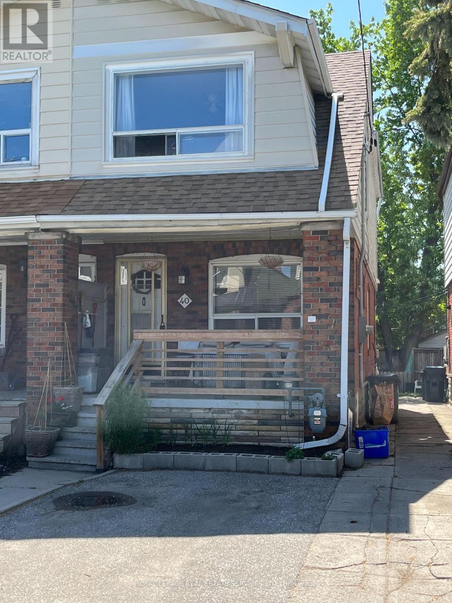 












MAIN - 40 BONNIE BRAE BOULEVARD

,
Toronto,




Ontario
M4J4N2

