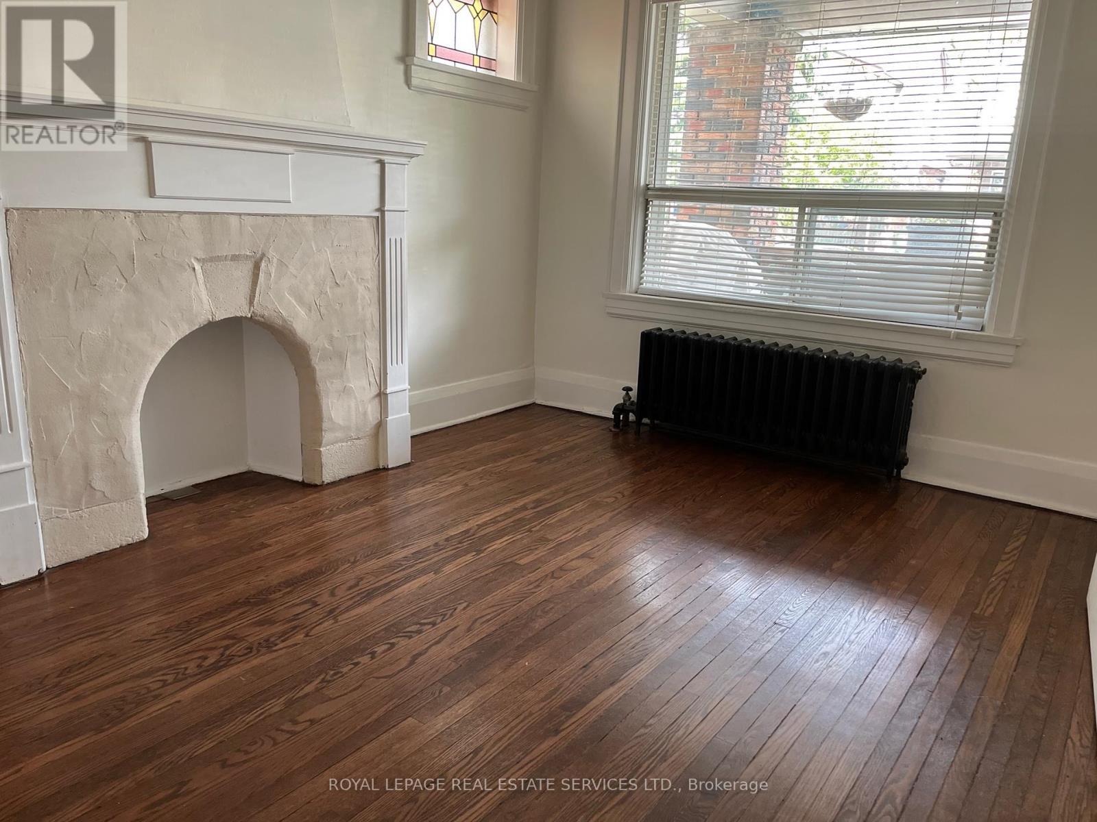 












MAIN - 40 BONNIE BRAE BOULEVARD

,
Toronto,




Ontario
M4J4N2

