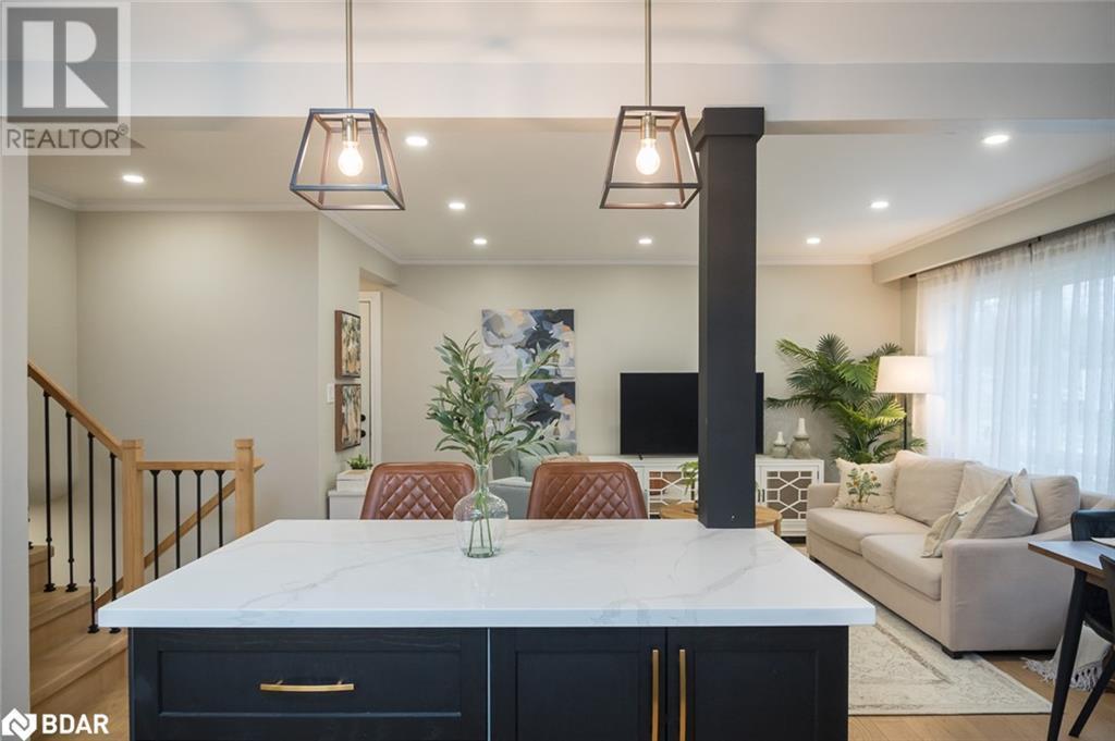 












137 WAKEFIELD Road

,
Milton,




Ontario
L9T2L7

