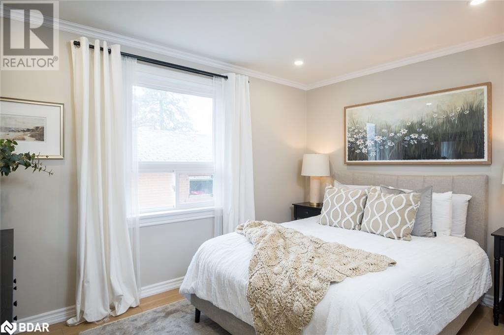 












137 WAKEFIELD Road

,
Milton,




Ontario
L9T2L7

