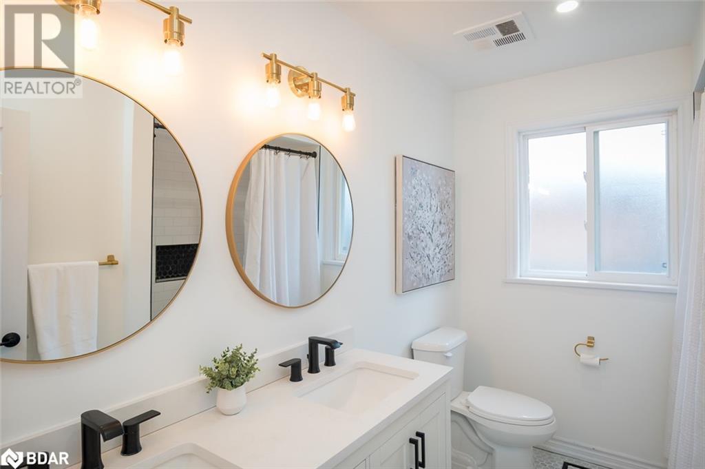 












137 WAKEFIELD Road

,
Milton,




Ontario
L9T2L7

