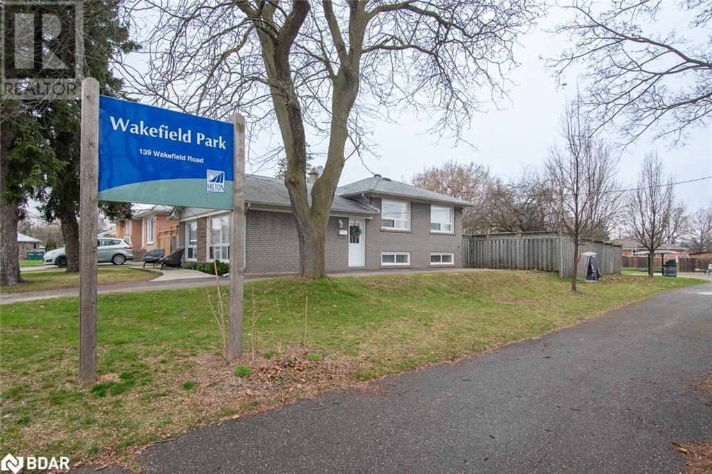 












137 WAKEFIELD Road

,
Milton,




Ontario
L9T2L7

