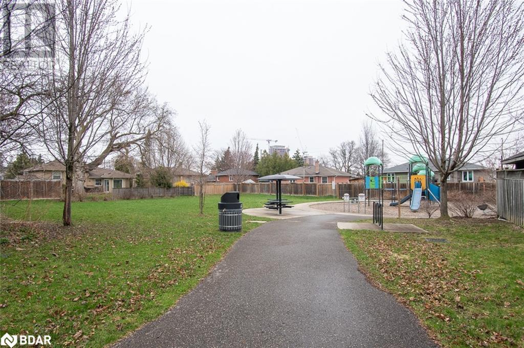 












137 WAKEFIELD Road

,
Milton,




Ontario
L9T2L7

