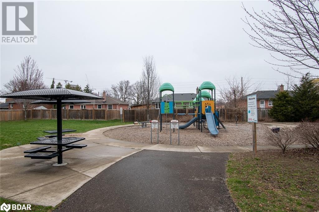 












137 WAKEFIELD Road

,
Milton,




Ontario
L9T2L7

