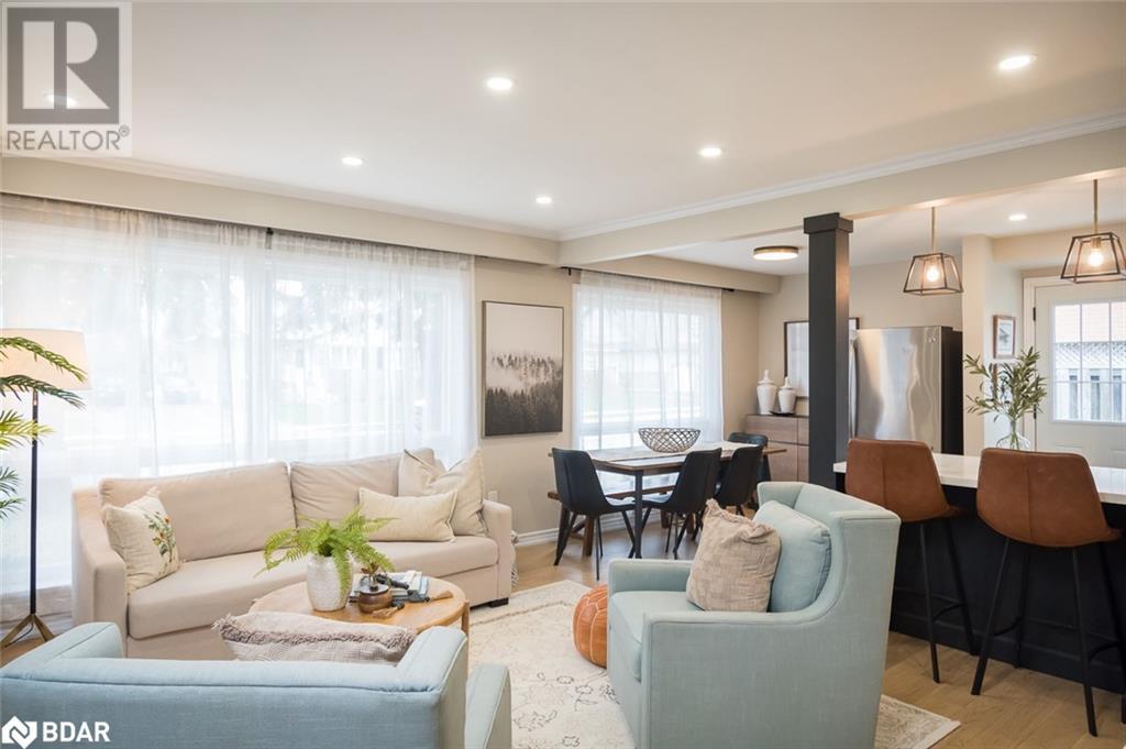












137 WAKEFIELD Road

,
Milton,




Ontario
L9T2L7

