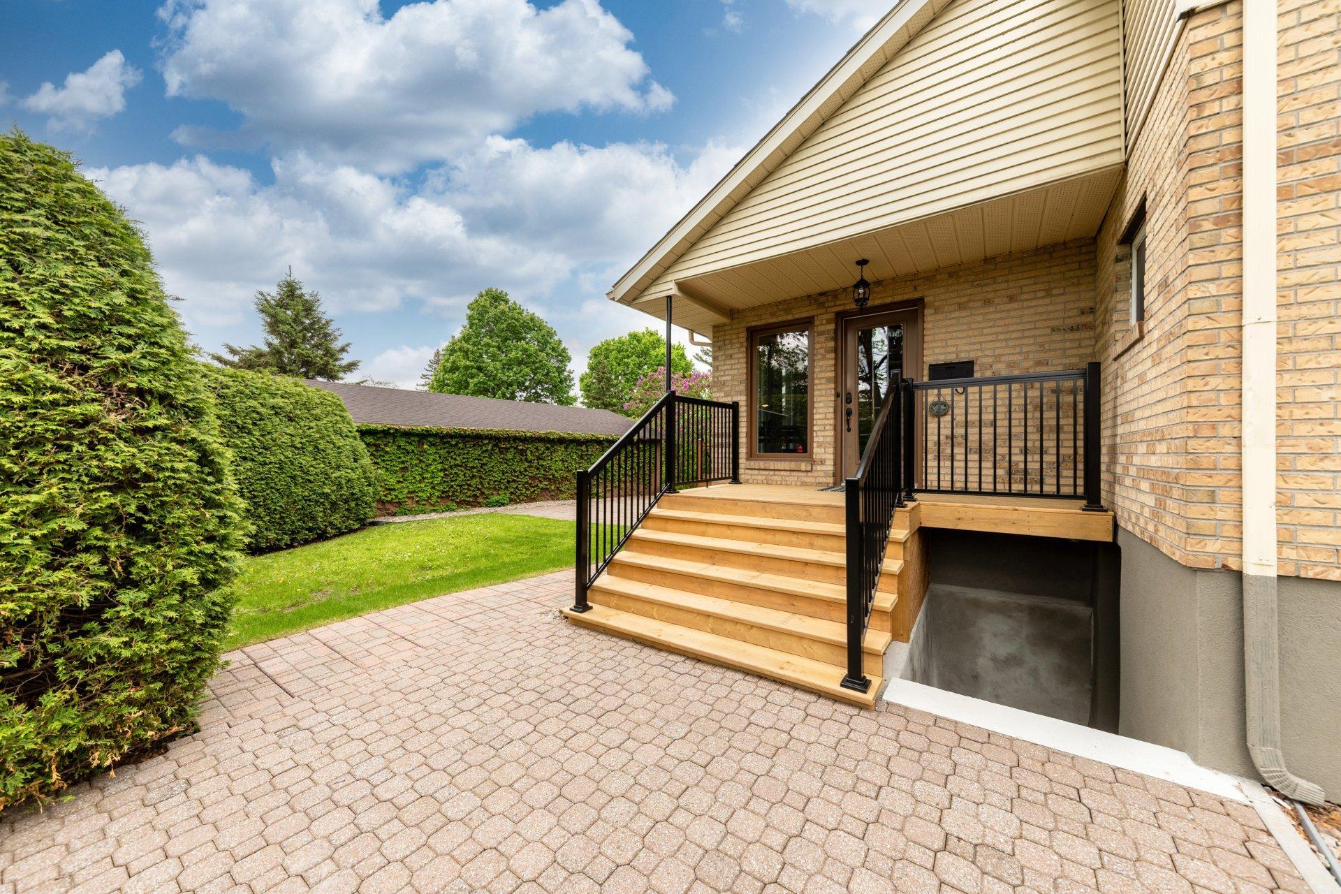 









334


Ch. De La Rabastalière E.

,
Saint-Bruno-de-Montarville,




QC
J3V2A6

