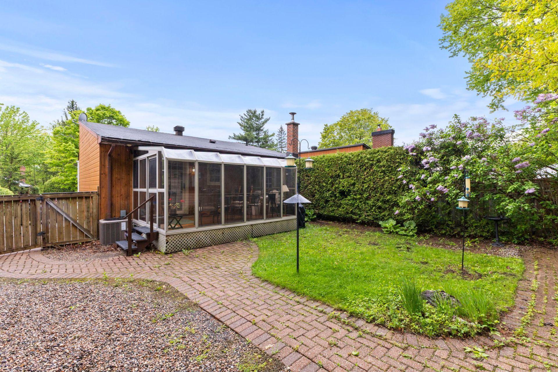 









32


Rue du Père-Bériault

,
Gatineau (Gatineau),




QC
J8V1N2

