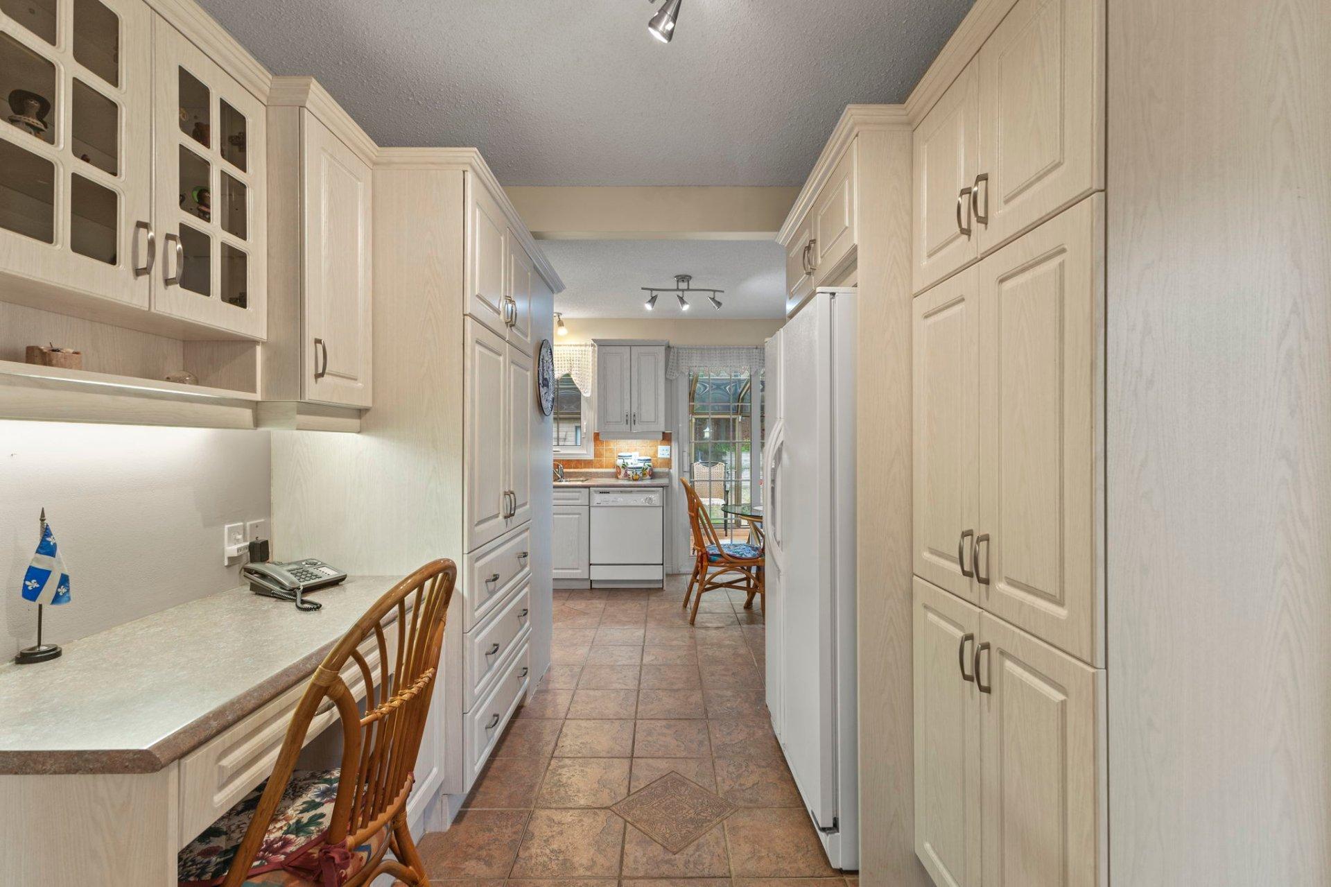 









32


Rue du Père-Bériault

,
Gatineau (Gatineau),




QC
J8V1N2

