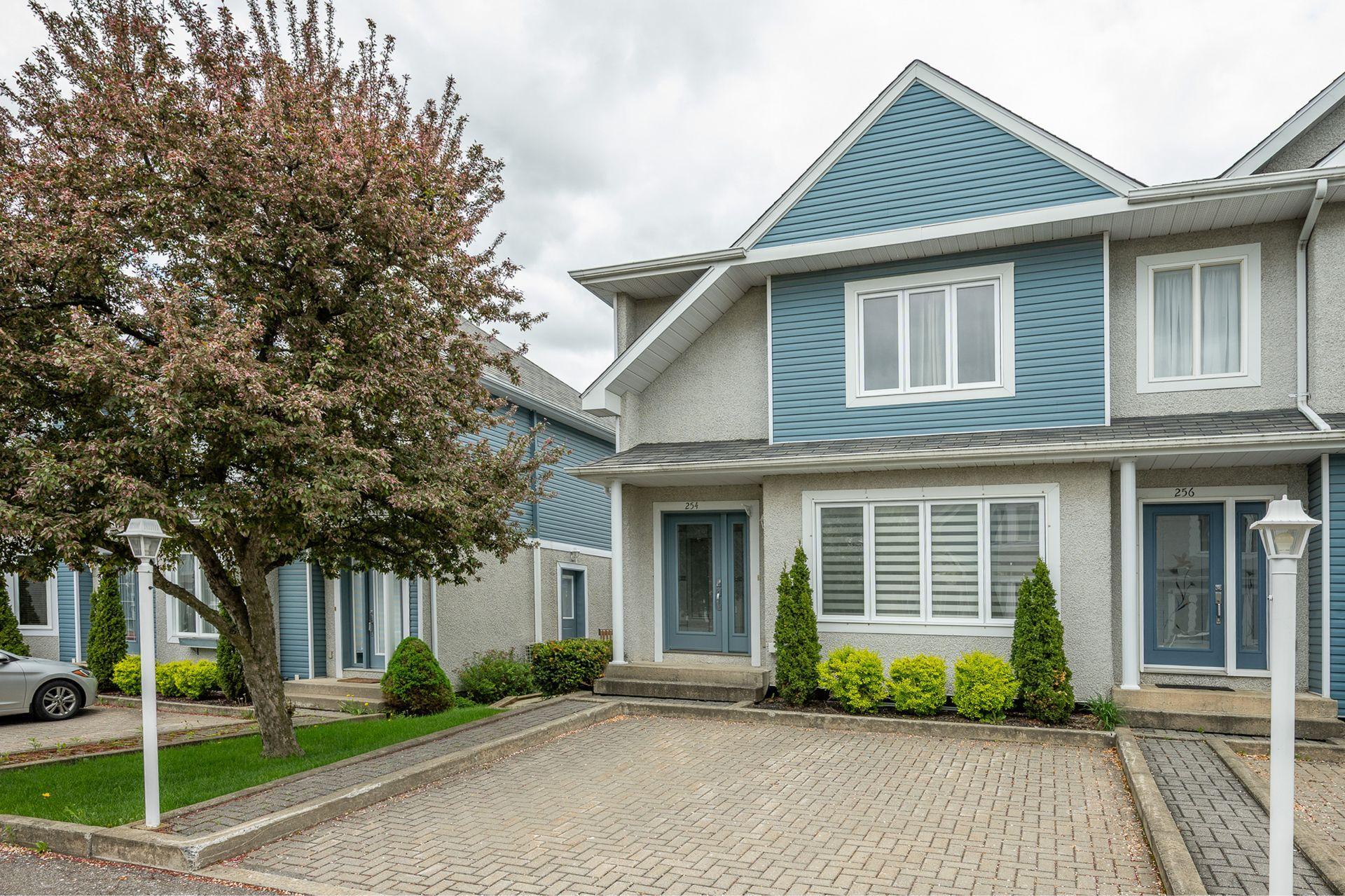 









254


Rue Foucher

,
Saint-Jean-sur-Richelieu,




QC
J3B8P5

